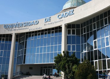 José A. Moral Muñoz, Alejandro Salazar and Inmaculada Failde receive a recognition for their research work at the University of Cádiz